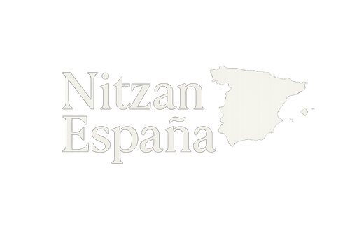 Quiero un logo que diga Nitzan España , de color blanco, letras hermosas, amigables, sutiles llamativas y pro, al lado el mapa de color blanco de españa